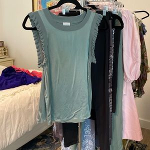 Cinq a Sept xs silk top green